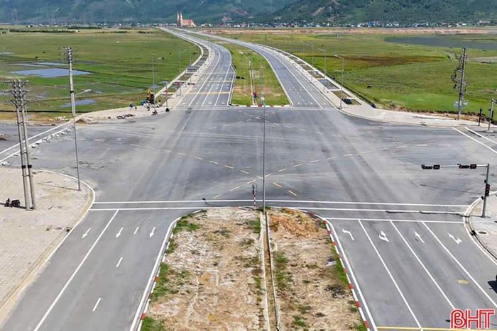 Dự án đường từ quốc lộ 12C đi Khu liên hợp gang thép Formosa Hà Tĩnh đoạn đã hoàn thành.