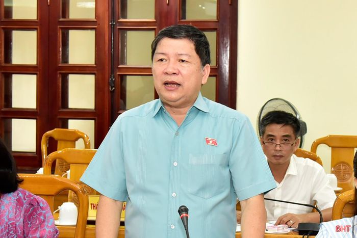  Phó Chủ nhiệm Ủy ban Văn hóa và Xã hội của Quốc hội Tạ Văn Hạ kết luận buổi làm việc. 