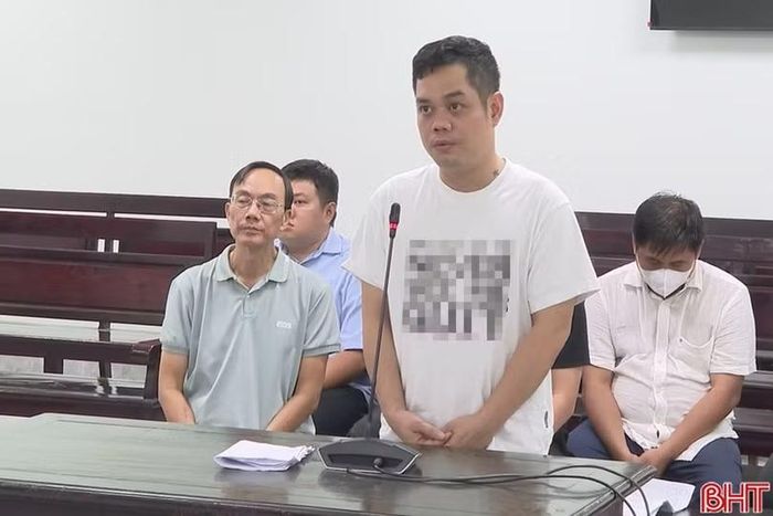 Bị cáo Đặng Quốc Huy là người giữ vai trò chính trong việc thực hiện hành vi tổ chức đánh bạc.