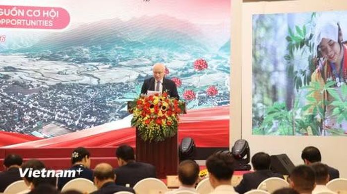 Ông Ngô Minh Hải cam kết ứng dụng công nghệ sinh học và bản đồ số nông nghiệp chính xác. (Ảnh: Dương Linh/Vietnam+)
