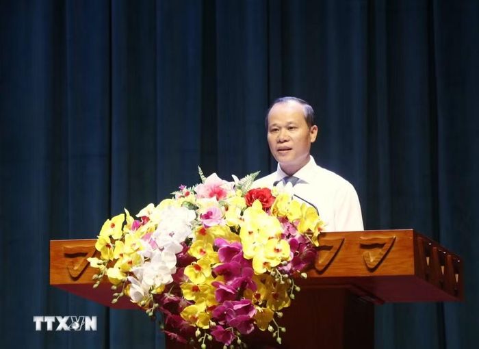 Phó Chủ tịch Thường trực Ủy ban Nhân dân tỉnh Bắc Ninh Mai Sơn phát biểu tại Kỳ họp. (Ảnh: Thanh Thương/TTXVN)