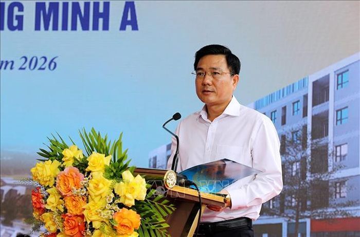 Đồng chí Vũ Việt Văn, Phó Chủ tịch UBND tỉnh Phú Thọ, phát biểu tại lễ khởi công.