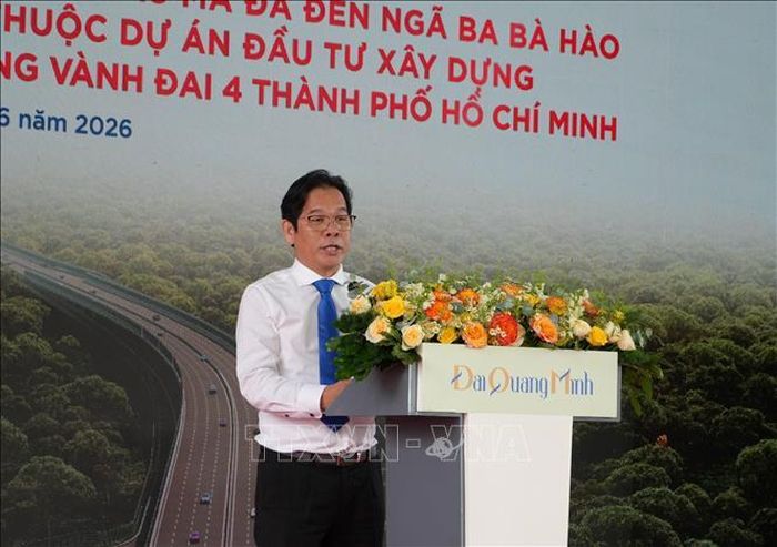 Ông Nguyễn Hoàng Tuệ, Phó Tổng Giám đốc Tập đoàn Trường Hải (THACO), Tổng Giám đốc Công ty Cổ phần đầu tư Địa ốc Đại Quang Minh, nhà đầu tư dự án phát biểu tại lễ khởi công.