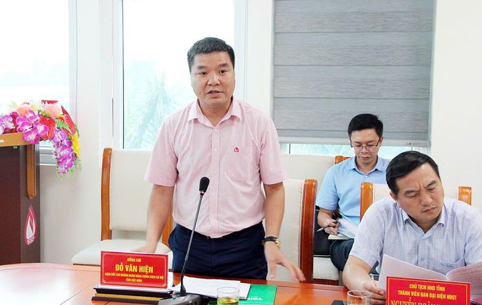 Bí thư Đảng bộ, Giám đốc NHCSXH tỉnh Bắc Ninh, ông Đỗ Văn Hiện, phát biểu tại Hội nghị Ban Đại diện HĐQT -NHCSXH tỉnh Bắc Ninh.