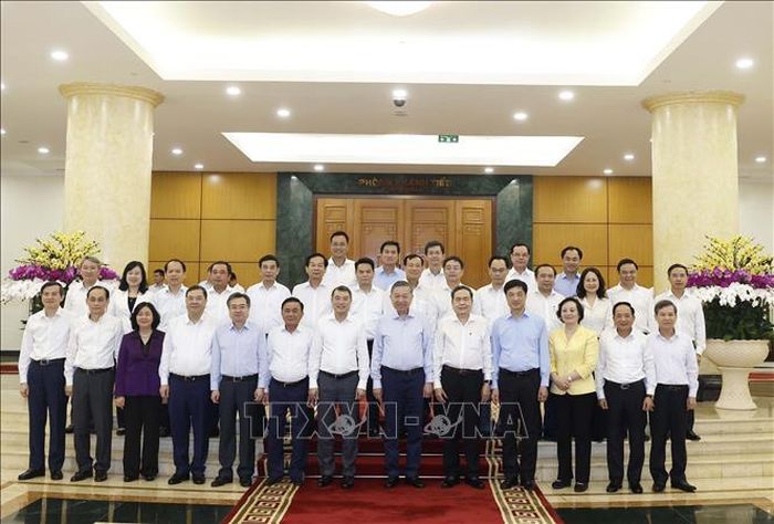 Tổng Bí thư, Chủ tịch nước Tô Lâm, Trưởng Ban Chỉ đạo Trung ương về đối ngoại và hội nhập quốc tế và các thành viên. Ảnh: Thống Nhất/TTXVN