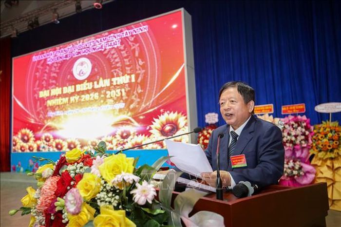 Phó Giáo sư, Tiến sĩ, Nhạc sĩ Đỗ Hồng Quân, Chủ tịch Liên hiệp các Hội Văn học Nghệ thuật Việt Nam phát biểu chỉ đạo tại Đại hội.