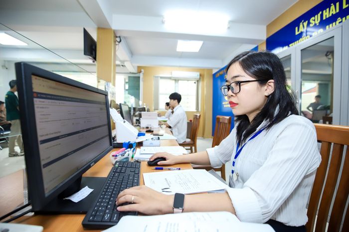 Lấy người dân làm trung tâm phục vụ (Ảnh: Hữu Thắng).