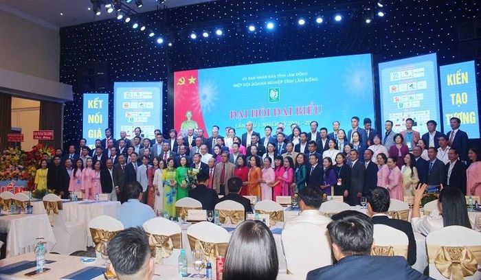 Ra mắt Ban Chấp hành Hiệp hội Doanh nghiệp tỉnh Lâm Đồng nhiệm kỳ 2026 - 2031.