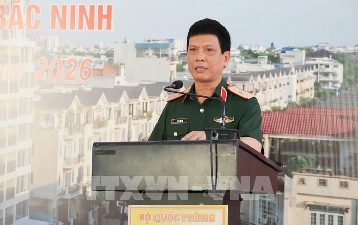 Thiếu tướng Hà Như Lợi, Phó Chủ nhiệm Tổng cục Hậu cần - Kỹ thuật, Phó Trưởng Ban Thường trực Ban Chỉ đạo chính sách nhà ở Bộ Quốc phòng, phát biểu tại lễ khởi công. Ảnh: Đồng Thúy - TTXVN 