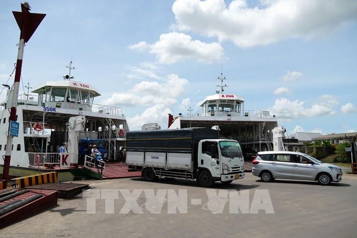 Bến phà Đình Khao thuộc Cụm phà Vàm Cống (phường Thanh Đức, tỉnh Vĩnh Long). Ảnh: Phạm Minh Tuấn-TTXVN
