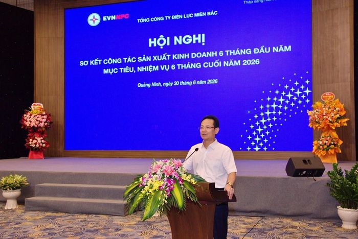 Tổng Giám đốc EVNNPC Nguyễn Đức Thiện phát biểu tại hội nghị. Ảnh: EVNNPC