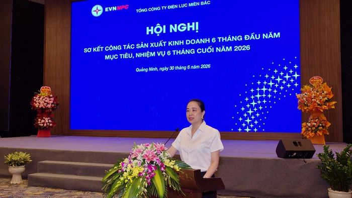 Chủ tịch Hội đồng thành viên EVNNPC Đỗ Nguyệt Ánh phát biểu chỉ đạo. Ảnh: EVNNPC