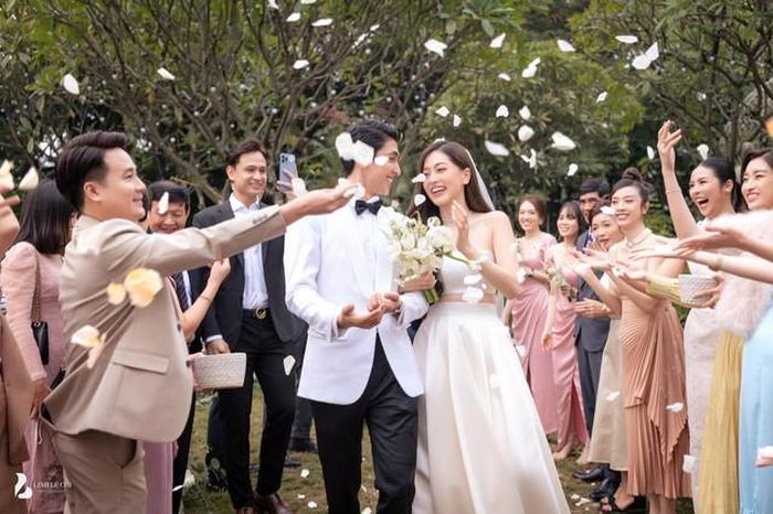 Hôn nhân viên mãn của Bình An và Á hậu Phương Nga.