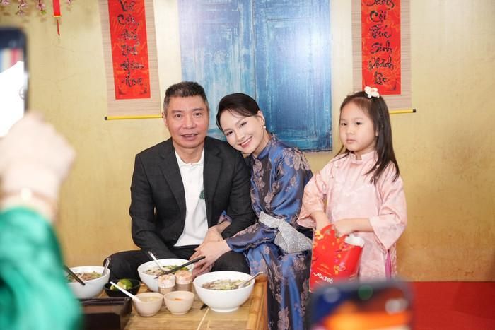Ở tuổi 53, niềm vui của NSND Công Lý đến từ gia đình, quá trình hồi phục và tình yêu chưa bao giờ vơi với nghề diễn. Ảnh: FBNV.