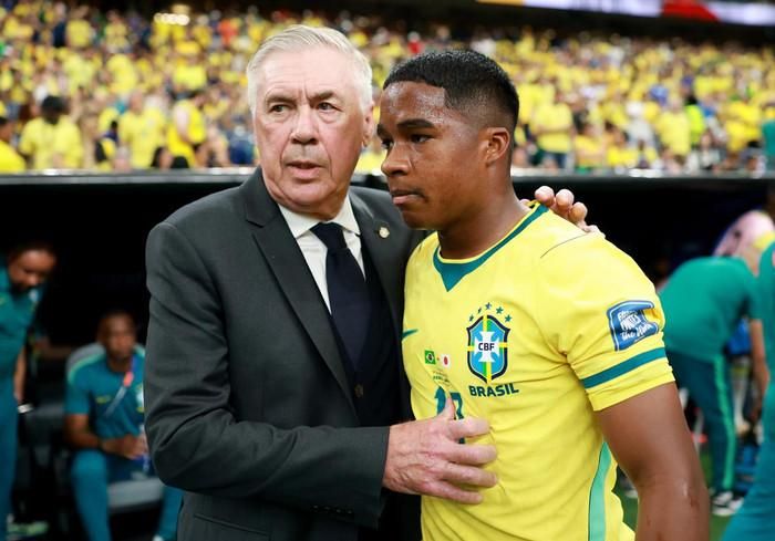 HLV Carlo Ancelotti luôn giữ được cái đầu lạnh. Ảnh: FIFA