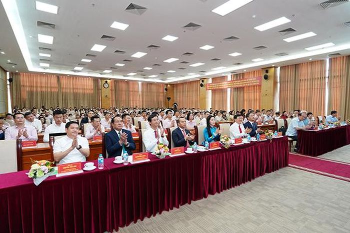 Các đại biểu dự Lễ công bố