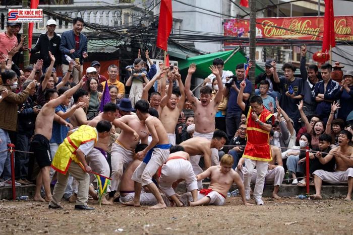 Lễ hội truyền thống là một di sản quý giá của các làng cổ của Hà Nội. Ảnh: Làng Thúy Lĩnh, Sức Khỏe Việt