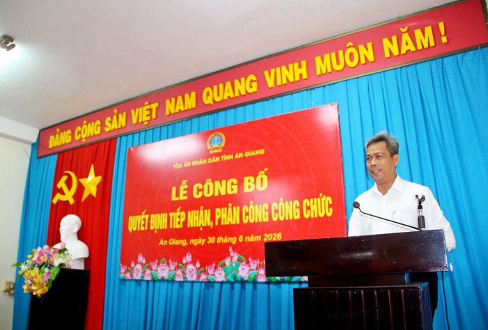 Chánh án TAND tỉnh An Giang Thái Rết phát biểu giao nhiệm vụ