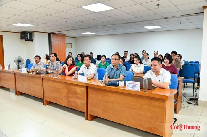 Tại điểm cầu Báo Công Thương. Ảnh: Nam Nguyễn
