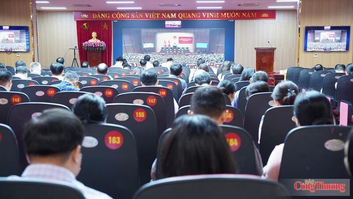 Đảng viên các tổ chức đảng của cơ quan, đơn vị thuộc Bộ Công Thương tham gia hội nghị. Ảnh: Nguyên Thảo