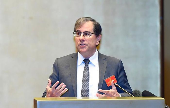 Ông Micheal Kokalari, Chuyên gia kinh tế Quỹ đầu tư VinaCapital, nhận định Việt Nam đang trở thành điểm đến hấp dẫn đối với các nhà đầu tư quốc tế. Ảnh: Tuấn Huy