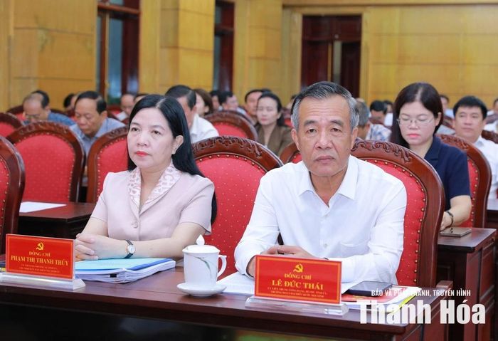Bí thư Tỉnh ủy Lê Đức Thái và đại biểu dự tại điểm cầu Tỉnh ủy Thanh Hóa.