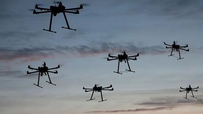 Các thiết bị bay không người lái (UAV) hoạt động trên bầu trời. Ảnh minh họa: Getty Images.