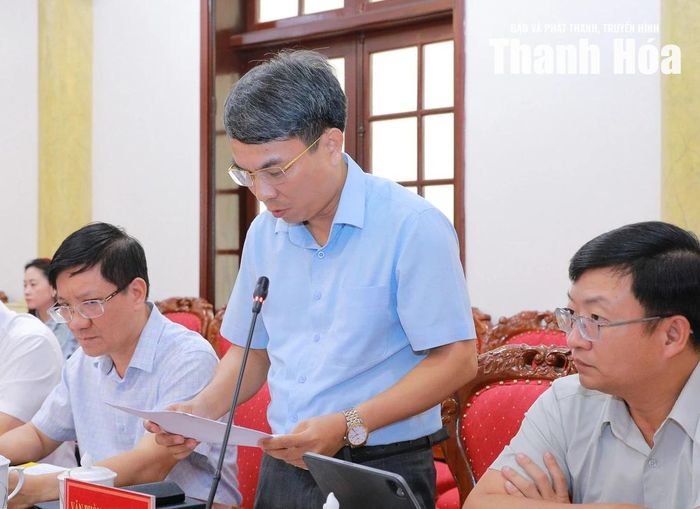 Chánh Văn phòng Đoàn ĐBQH và HĐND tỉnh Trần Mạnh Long trình bày dự kiến nội dung, chương trình kỳ họp thứ 4, HĐND tỉnh khóa XIX.