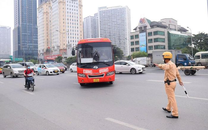 Bên cạnh quy định về an toàn cho trẻ em, Nghị định 238 cũng bổ sung các quy định liên quan đến thiết bị giám sát hành trình và thiết bị ghi nhận hình ảnh trên phương tiện kinh doanh vận tải. Ảnh: Phi Hùng.