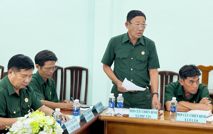 Đại biểu phát biểu thảo luận tại hội nghị.