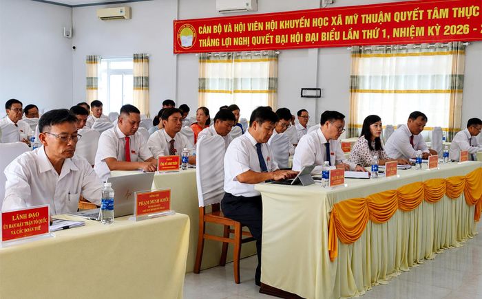 Đại biểu tham dự kỳ họp.