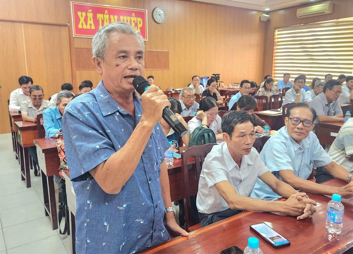 Cử tri xã Thạnh Đông kiến nghị tỉnh và địa phương quan tâm đầu tư nâng cấp, sửa chữa đường từ Kênh 6 đến Kênh 8 trên Quốc lộ 80.