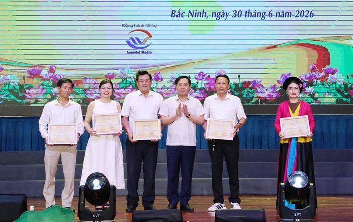  5 diễn viên xuất sắc được trao giải A tại Hội diễn Sân khấu không chuyên tỉnh Bắc Ninh. 