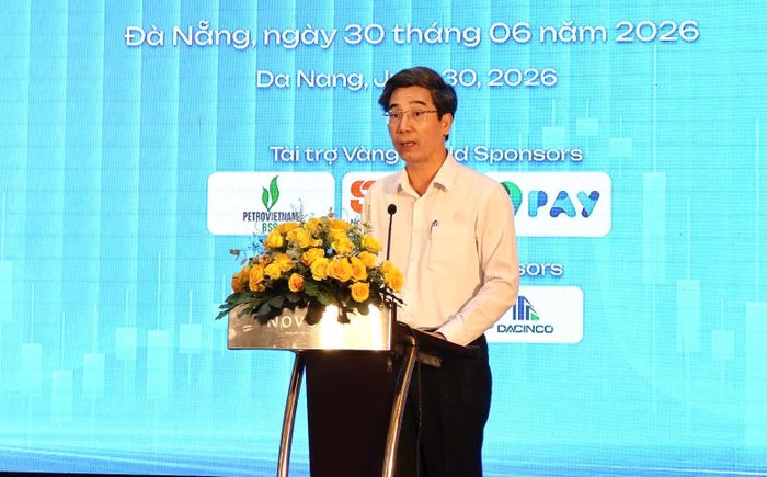 Phó Chủ tịch UBND thành phố Trần Chí Cường phát biểu tại hội thảo. Ảnh: MAI QUẾ