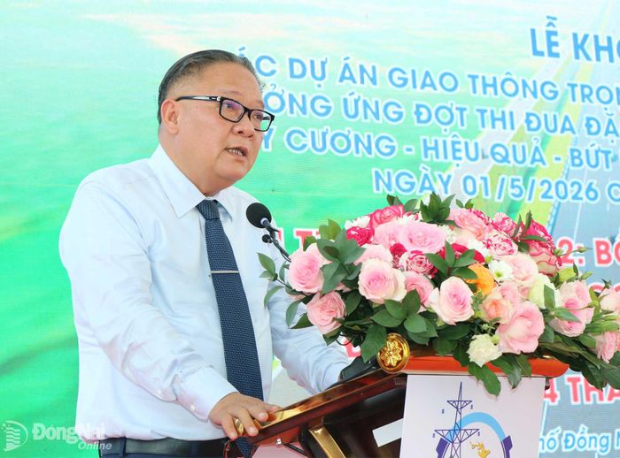 Ủy viên Ban Thường vụ Thành ủy, Phó Chủ tịch Thường trực UBND thành phố Đồng Nai Nguyễn Kim Long phát biểu tại buổi lễ. Ảnh: Vương Thế
