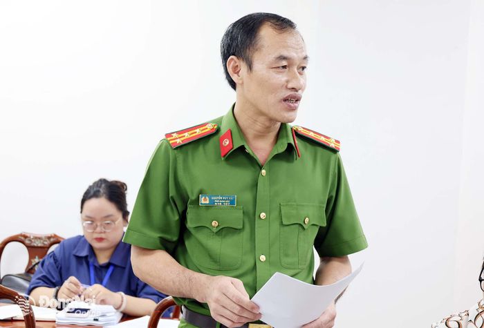 Đại diện các cơ quan liên quan phát biểu ý kiến tại cuộc họp. Ảnh: Hồ Thảo