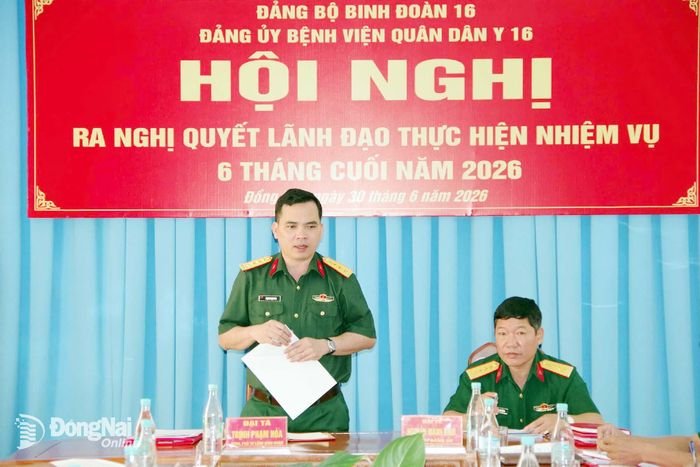 Đại tá Trịnh Phạm Hòa, Bí thư Đảng ủy, Phó Tư lệnh Binh đoàn phát biểu chỉ đạo tại hội nghị