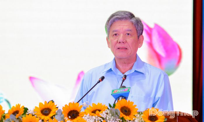 Đồng chí Ngô Chí Cường phát biểu tại chương trình, đánh giá những kết quả nổi bật sau 1 năm thành lập tỉnh Đồng Tháp.
