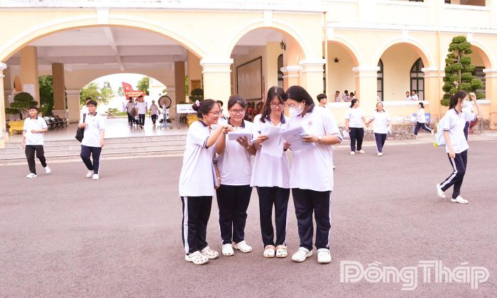 Sau khi biết điểm thi tốt nghiệp THPT, thí sinh cần lưu ý các mốc thời gian đăng ký nguyện vọng và nộp lệ phí xét tuyển.