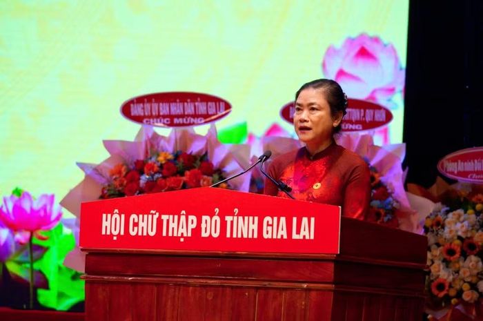  Chủ tịch Trung ương Hội Chữ thập đỏ Việt Nam Đỗ Thị Thu Thảo đề nghị các cấp Hội tập trung triển khai hiệu quả Nghị quyết Đại hội với 5 định hướng lớn. Ảnh: Nguyễn Muội 