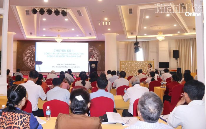 Các cán bộ hội được thông tin, hướng dẫn nhiều nội dung.