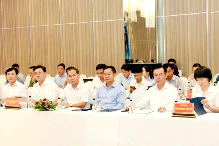 Các đại biểu tham dự hội thảo.