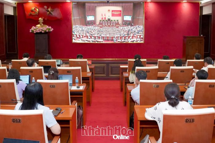 Quang cảnh hội nghị tại điểm cầu Tỉnh ủy Khánh Hòa.