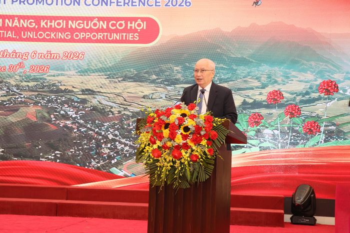 Ông Ngô Minh Hải - Chủ tịch Hội đồng quản trị Tập đoàn TH chia sẻ chủ đề “Phát triển chuỗi giá trị dược liệu – công nghệ sinh học vì sức khỏe cộng đồng, vì hạnh phúc đích thực trên nền tảng phát triển bền vững tại Lai Châu”.