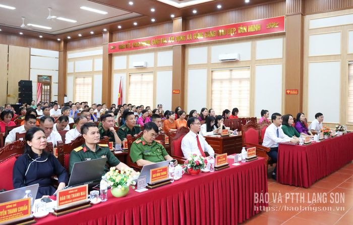 Các đại biểu dự hội nghị