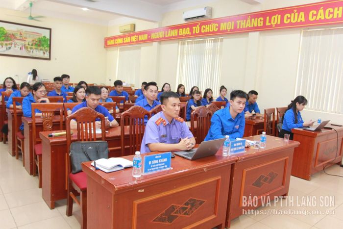 Các đại biểu dự hội nghị