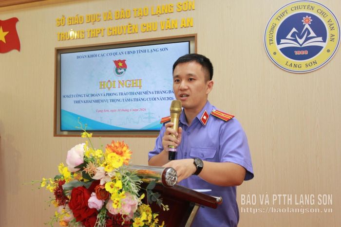 Đại biểu đóng góp ý kiến tại hội nghị