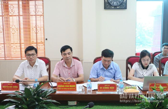 Đại diện thường trực đảng ủy các xã dự buổi kiểm tra