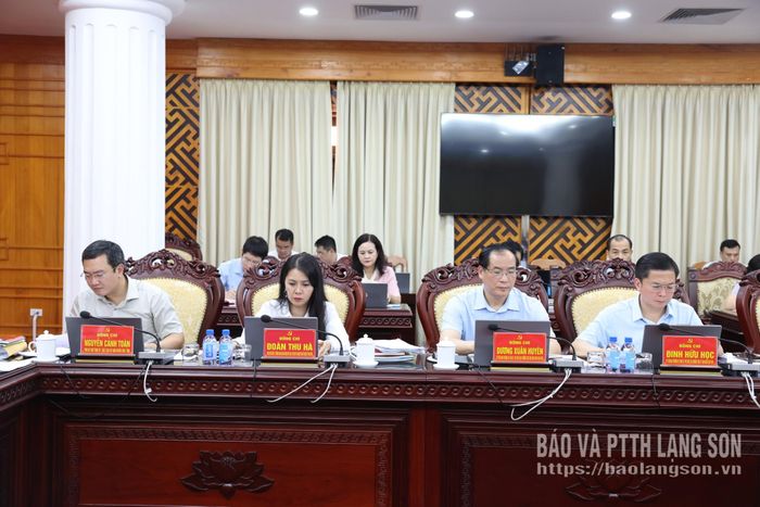 Các đại biểu dự hội nghị