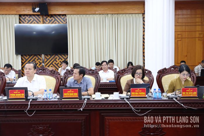 Các đại biểu dự hội nghị